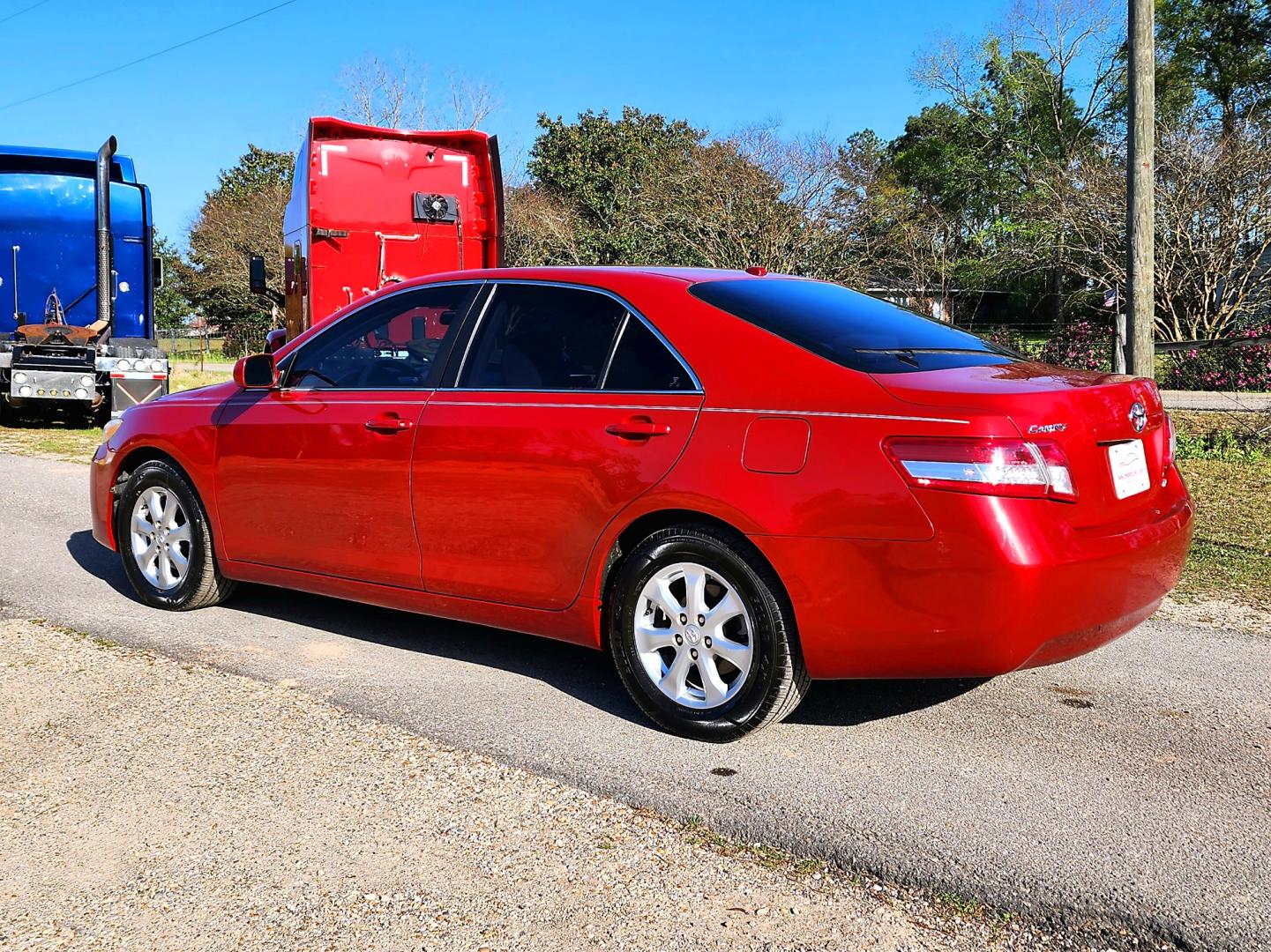 2011 Toyota Camry SE (4T1BF3EK9BU) with an 2.5L L4 DOHC 16V engine, 6-Speed Automatic transmission, located at 18001 Kellogg Rd, Saucier, MS, 39574, (228) 832-1441, 139.421463, -76.641457 - Photo#5